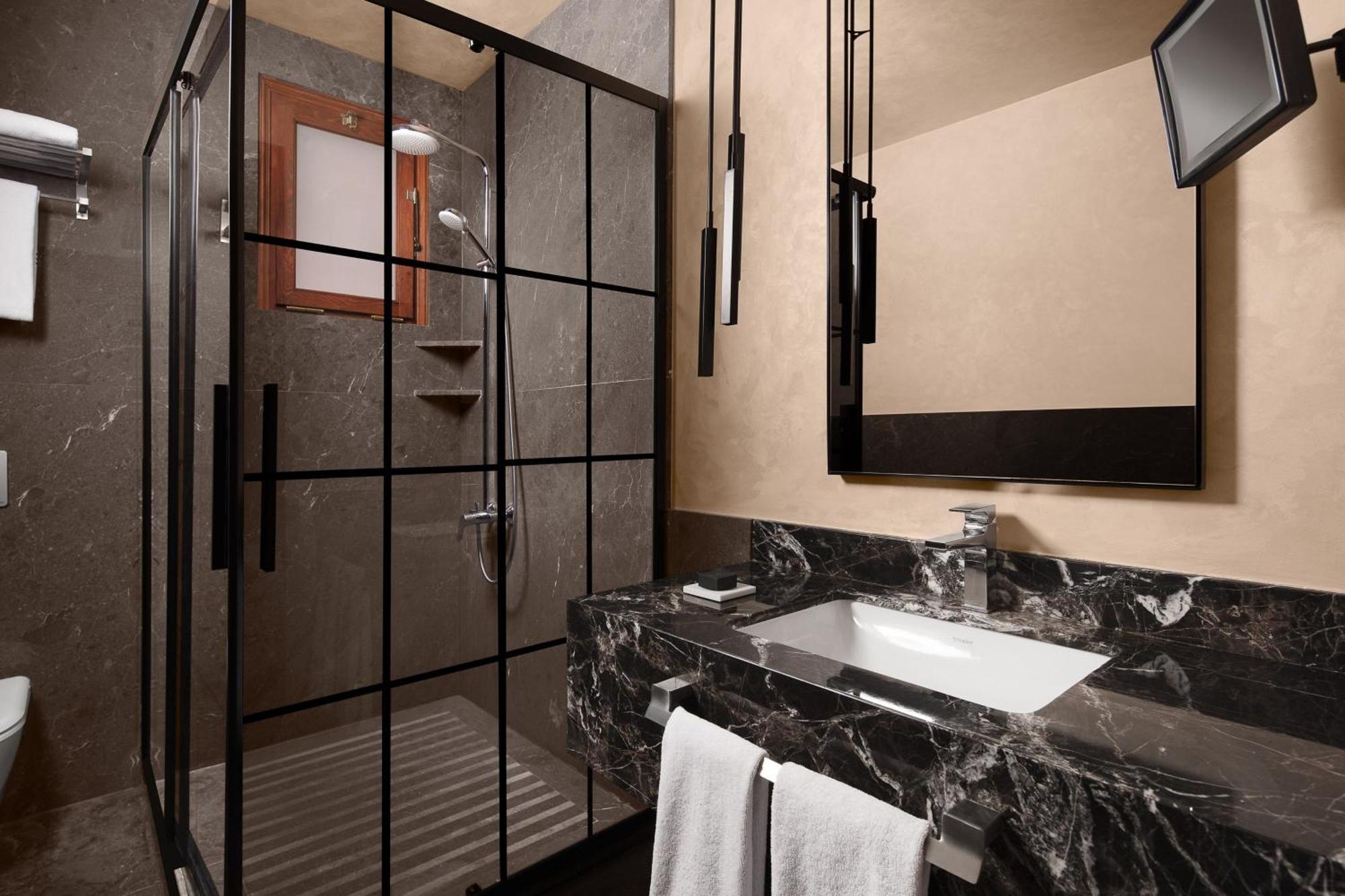 Decamondo Galata, A Tribute Portfolio 5* Istanboel